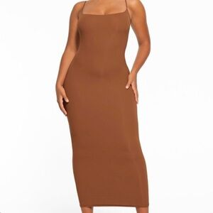 skims fits everybody long slip dress bronze size l